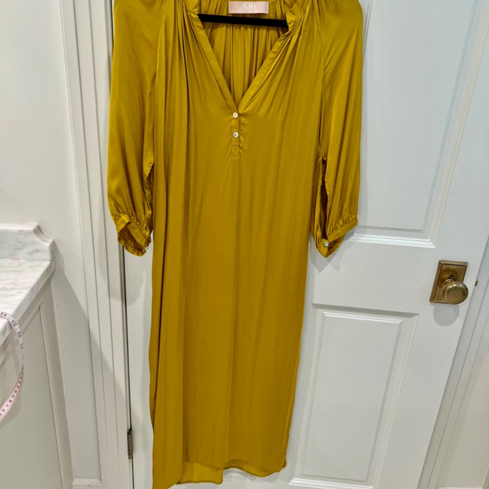 Cali Dreaming Fez Dress, Sz small, Gold